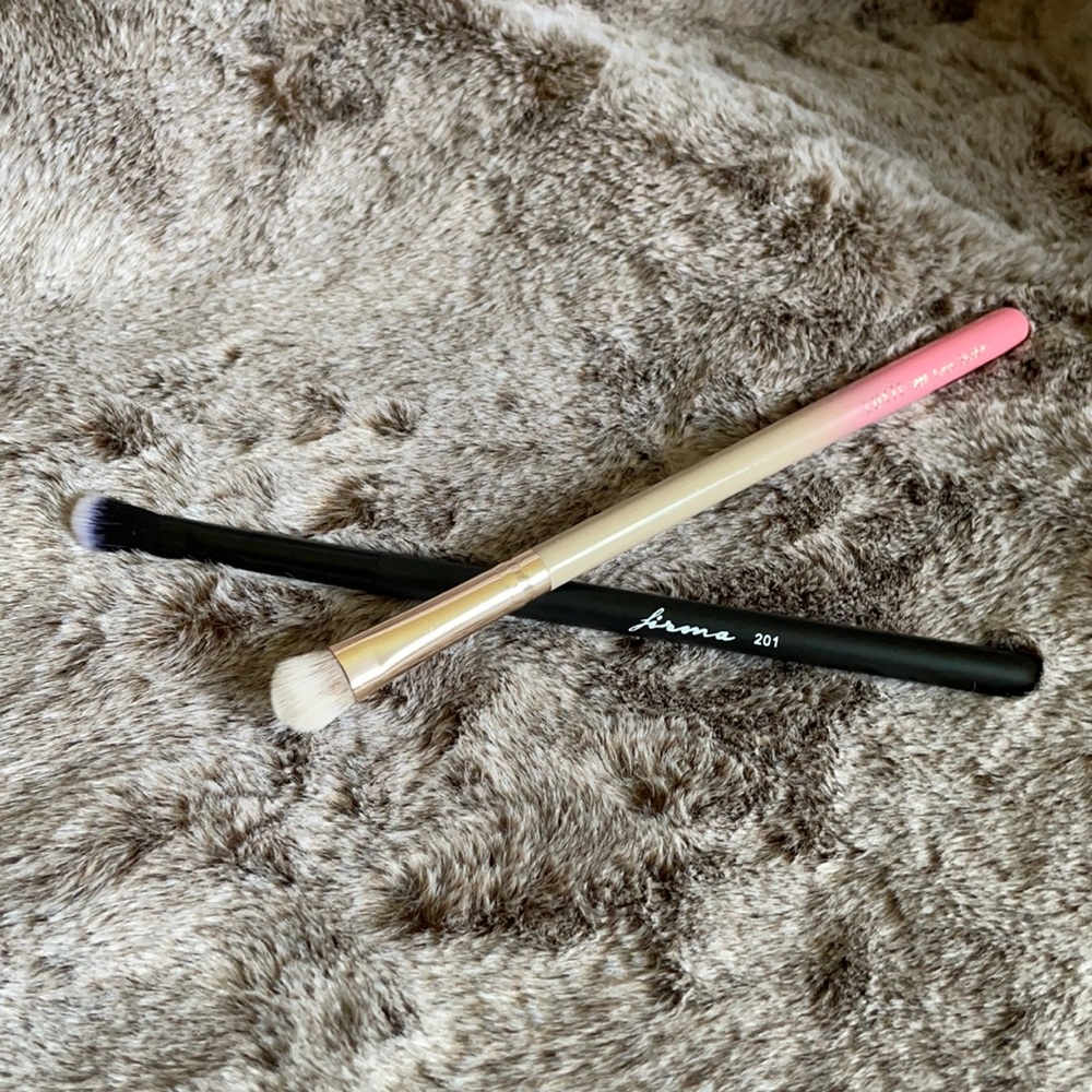 Firma Beauty & Luxie shadow brushes